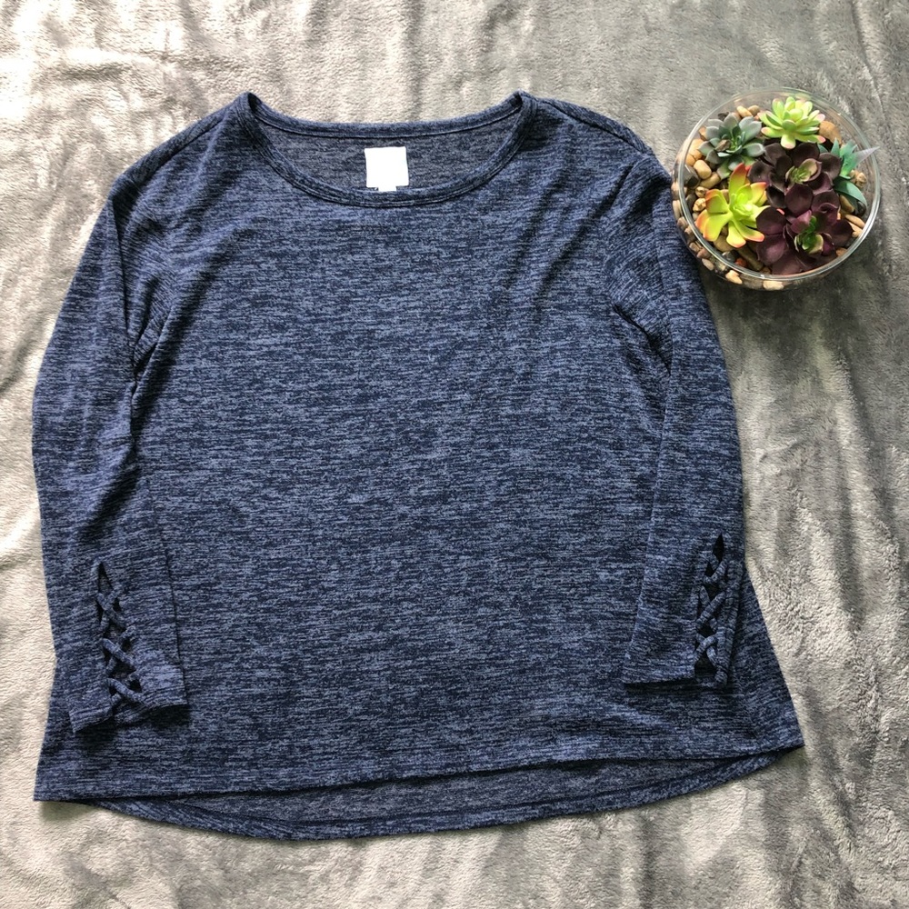 Sunday 3/4 cris cross sleeve sweater size L